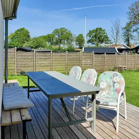 Idyllic Vintage Summer House Near Hasmark Beach Vakantiehuis *
